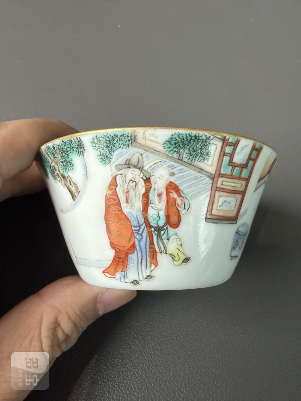 清嘉庆 粉彩西厢记人物图马蹄套杯一组五件 - 图6